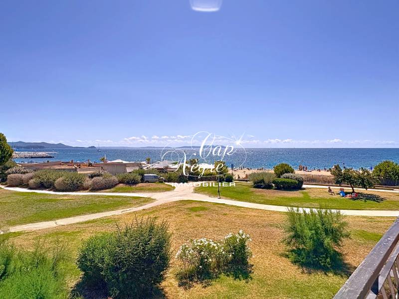 APPARTEMENT FRONT DE MER T3 À VENDRE À LA LONDE LES MAURES