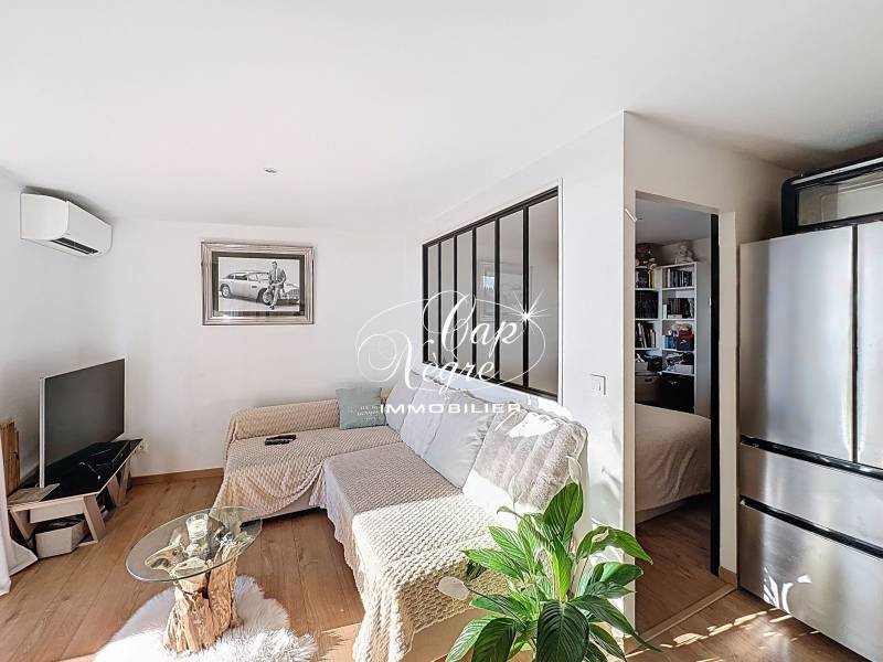 BAS DE MAZET T2 VUE MER PROCHE PLAGE AVEC JARDIN ET PARKING A VENDRE AUX ISSAMBRES