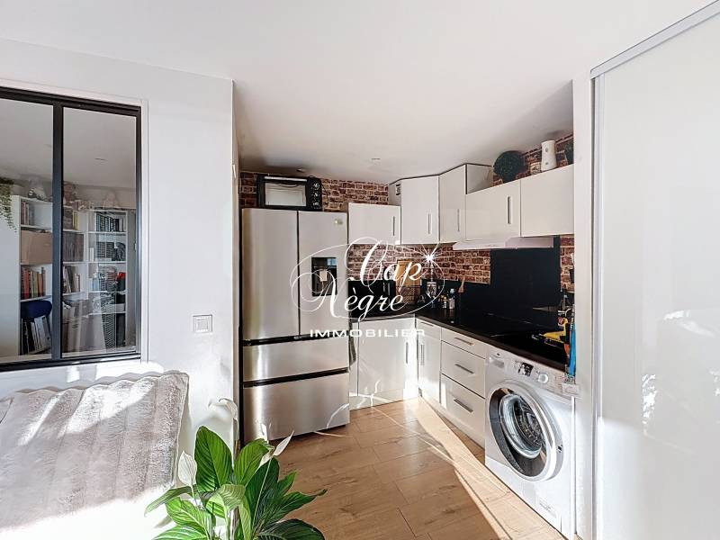 BAS DE MAZET T2 VUE MER PROCHE PLAGE AVEC JARDIN ET PARKING A VENDRE AUX ISSAMBRES