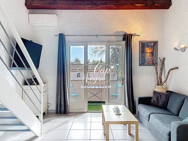 MAZET T2 PROCHE PLAGE DANS RÉSIDENCE CALME À VENDRE AUX ISSAMBRES