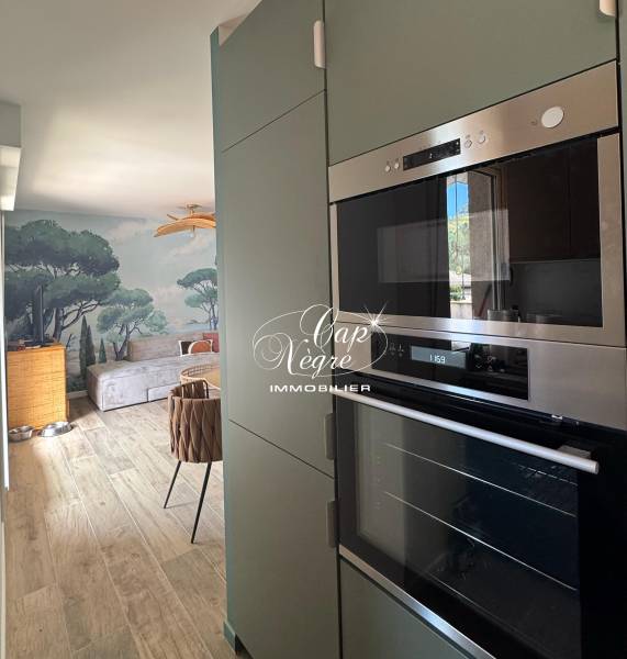 LOCATION SAISONNIÈRE  -  MAZET T3 DUPLEX RENOVE AVEC PISCINE & TERRASSES 