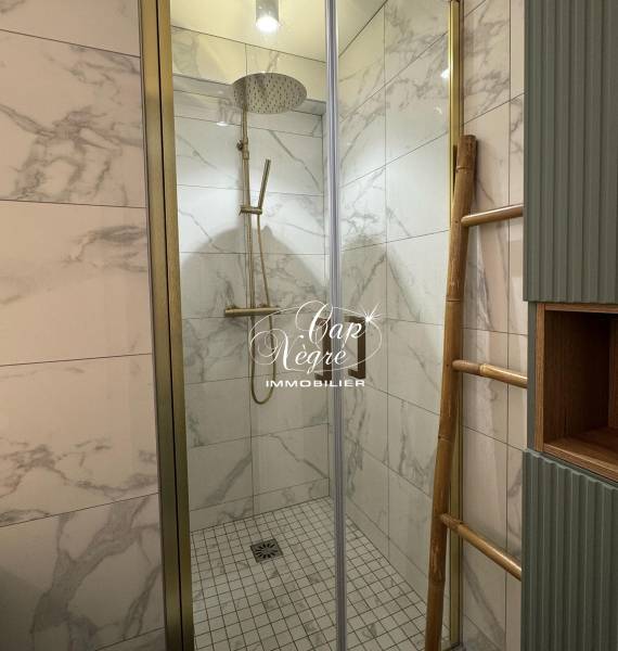 LOCATION SAISONNIÈRE  -  MAZET T3 DUPLEX RENOVE AVEC PISCINE & TERRASSES 