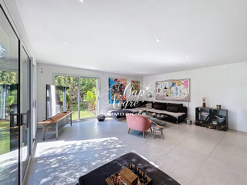 VILLA CLÉ EN MAIN 4 CHAMBRES PROCHE CENTRE ET MER À VENDRE À CAVALAIRE SUR MER - GOLFE DE SAINT TROPEZ