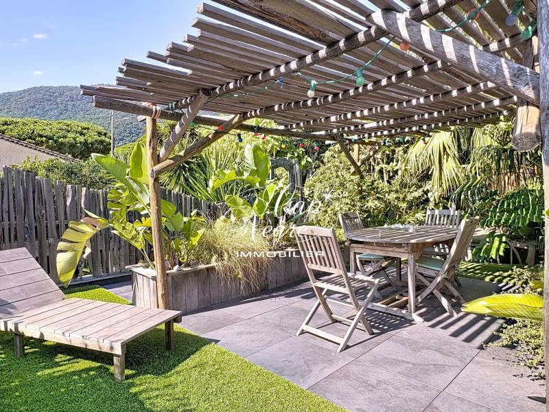 VILLA CLÉ EN MAIN 4 CHAMBRES PROCHE CENTRE ET MER À VENDRE À CAVALAIRE SUR MER - GOLFE DE SAINT TROPEZ