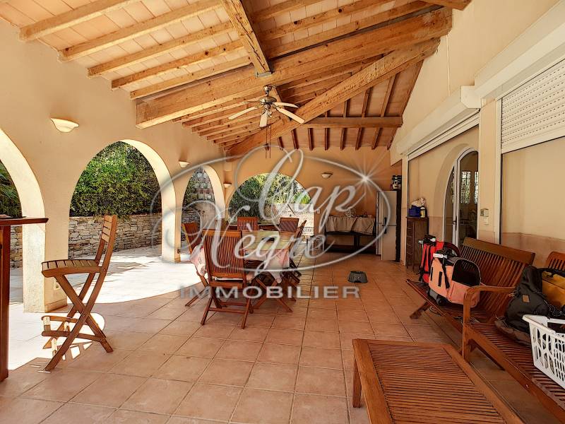 très belle demeure vue mer entre Bormes et Le Lavandou avec piscine et terrain paysagé