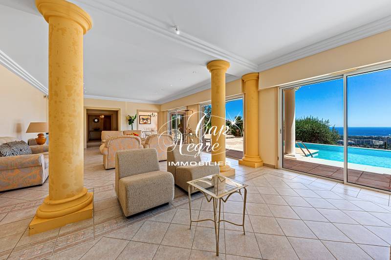 VILLA D'EXCEPTION VUE MER 5 CHAMBRES À VENDRE À MANDELIEU LA NAPOULE