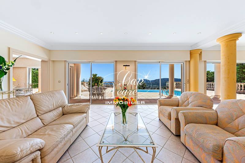 VILLA D'EXCEPTION VUE MER 5 CHAMBRES À VENDRE À MANDELIEU LA NAPOULE