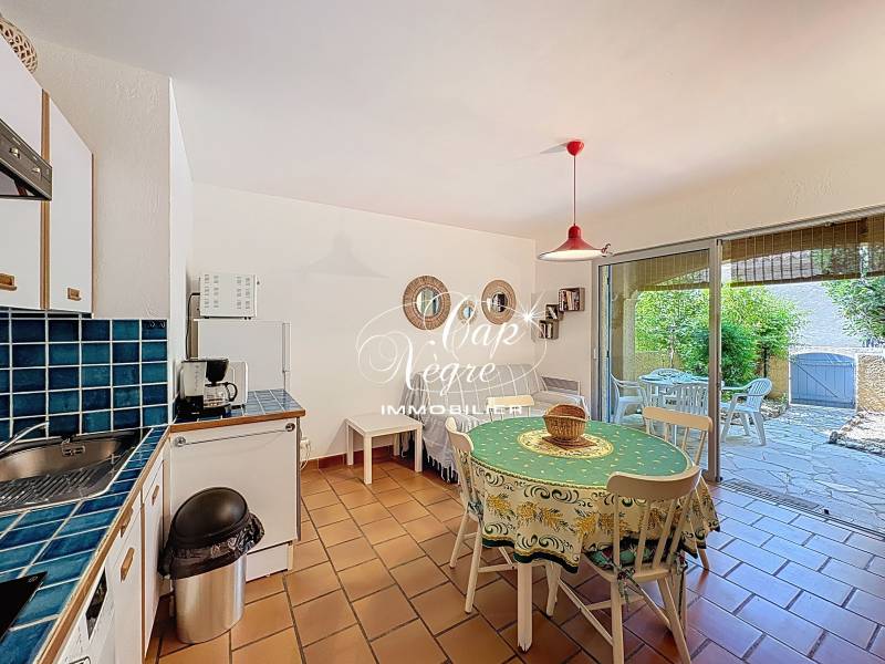 SOUS-OFFRE - MAZET T2 DE 33M² DANS UNE RÉSIDENCE PROCHE DE LA MER À VENDRE À CAVALAIRE SUR MER