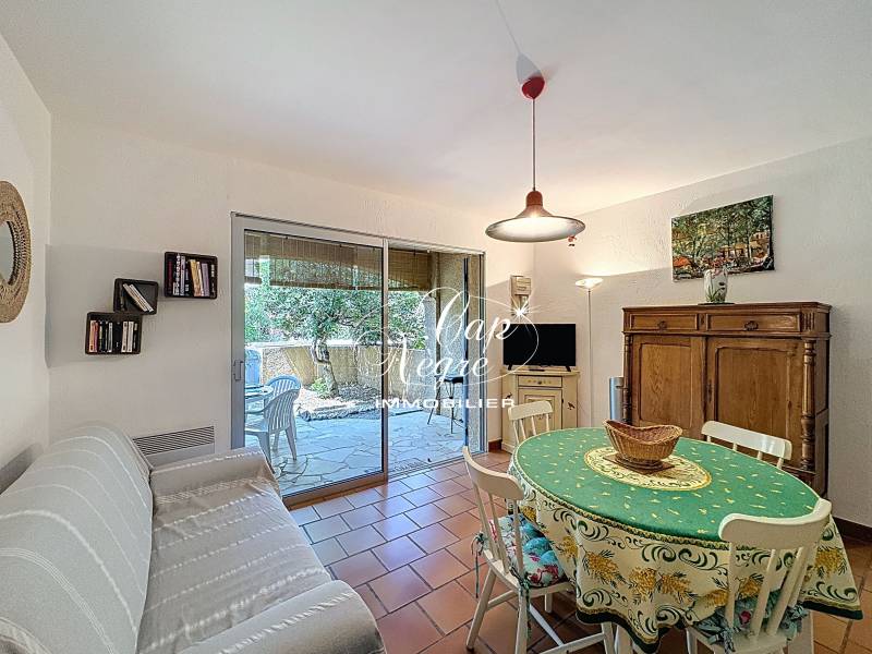 SOUS-OFFRE - MAZET T2 DE 33M² DANS UNE RÉSIDENCE PROCHE DE LA MER À VENDRE À CAVALAIRE SUR MER