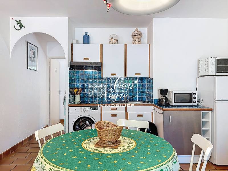 SOUS-OFFRE - MAZET T2 DE 33M² DANS UNE RÉSIDENCE PROCHE DE LA MER À VENDRE À CAVALAIRE SUR MER