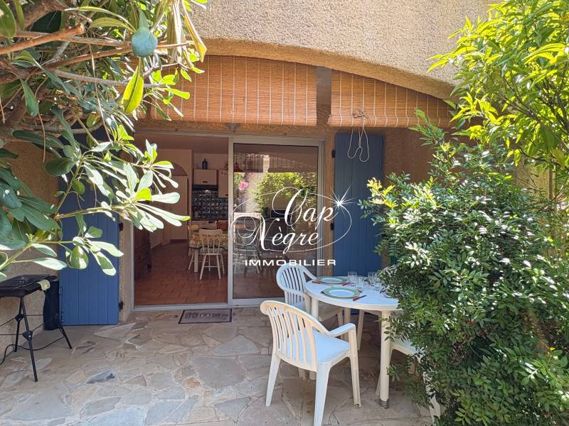 SOUS-OFFRE - MAZET T2 DE 33M² DANS UNE RÉSIDENCE PROCHE DE LA MER À VENDRE À CAVALAIRE SUR MER