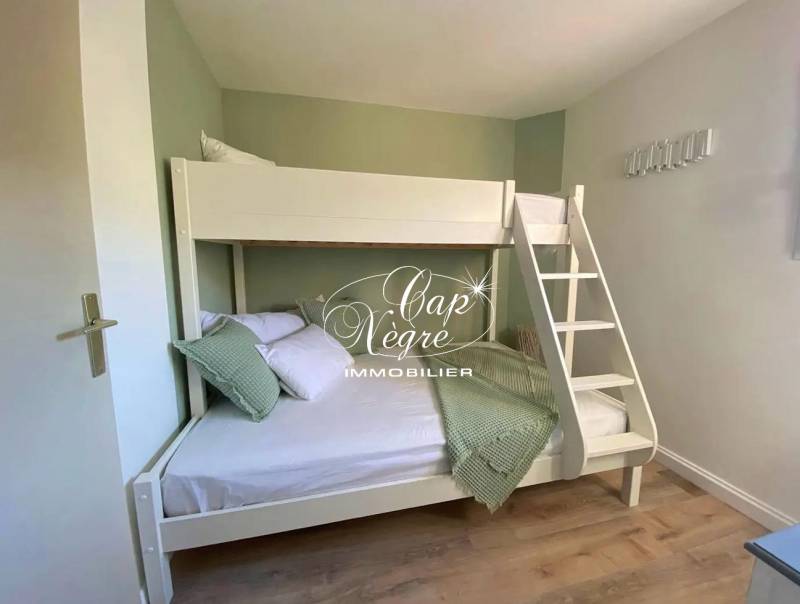 LOCATION SAISONNIÈRE - APPARTEMENT T3 POUR 7 PERSONNES  A 150M DE LA PLAGE DE CAVALIERE