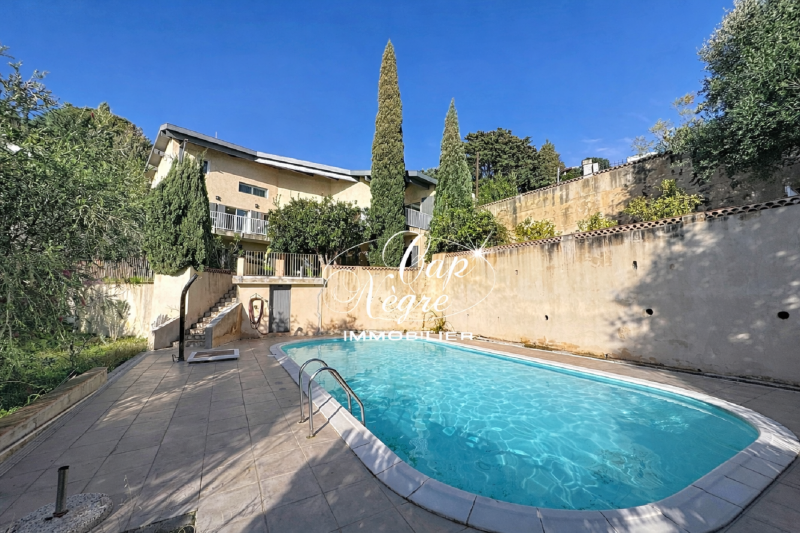 VILLA AVEC PISCINE, VUE MER 6 CHAMBRES POUR 12 PERSONNES AU CANADEL