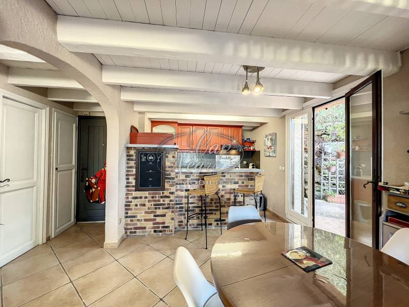 VENDU PAR CAP NÈGRE IMMOBILIER - BORMES - APPARTEMENT AVEC VUE SUR LES COLLINES