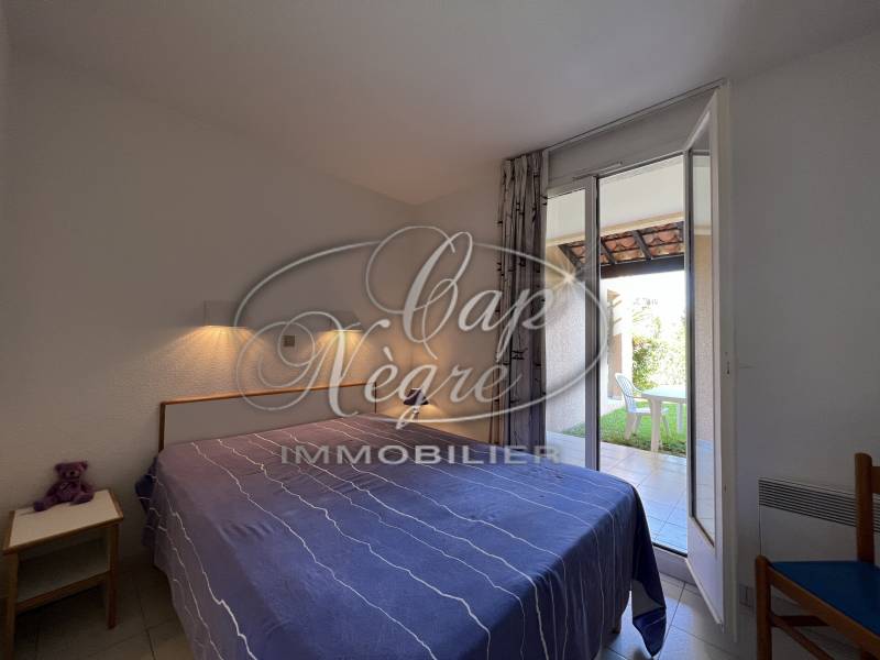 SOUS OFFRE - RÉSIDENCE PIEDS DANS L'EAU VUE MER - PRAMOUSQUIER