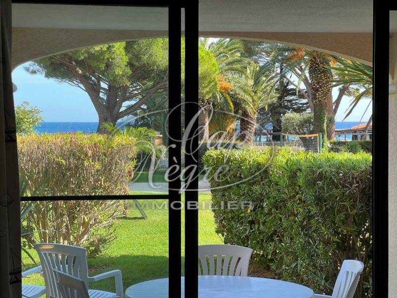 Pramousquier charmant t2 cabine rez-de-jardin à quelques mètre de la mer