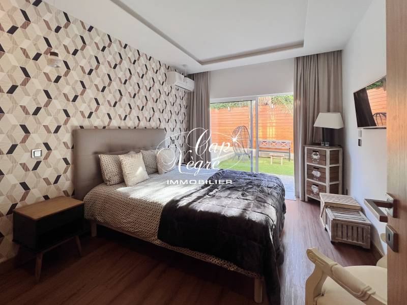 VILLA CLÉ EN MAIN PROCHE CENTRE VILLE À VENDRE RÉNOVÉE À SAINTE MAXIME - GOLFE DE SAINT TROPEZ