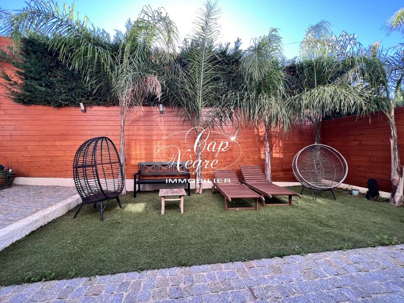 VILLA CLÉ EN MAIN PROCHE CENTRE VILLE À VENDRE RÉNOVÉE À SAINTE MAXIME - GOLFE DE SAINT TROPEZ