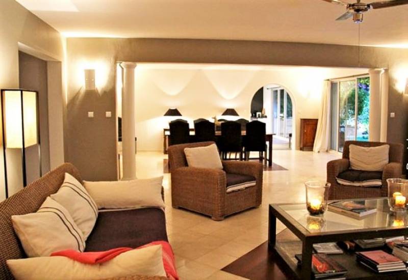 villa d'exception matériaux de qualité privée et sécurisée Bormes les Mimosas