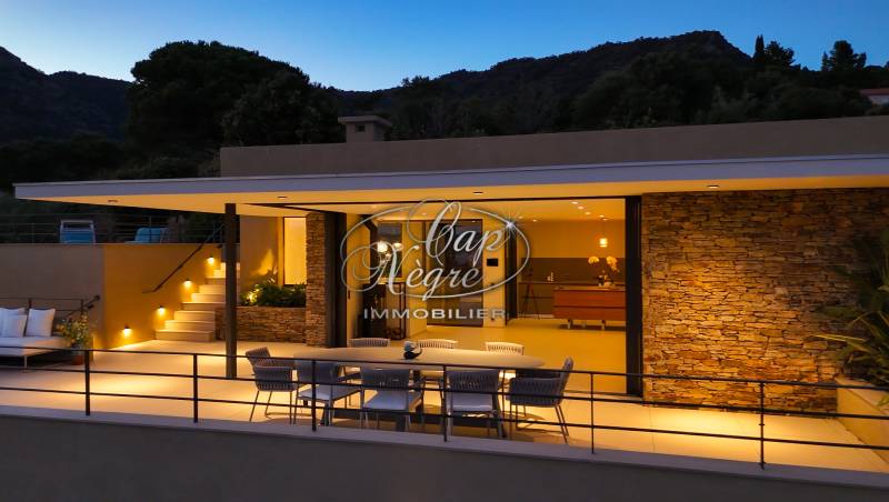 LE CLOS DE SAINT CLAIR - LUXUEUSE VILLA A SAINT CLAIR MAISON NEUVE D'ARCHITECTE FRAIS DE NOTAIRE REDUITS SAINT CLAIR LE LAVANDOU - EN EXCLUSIVITE