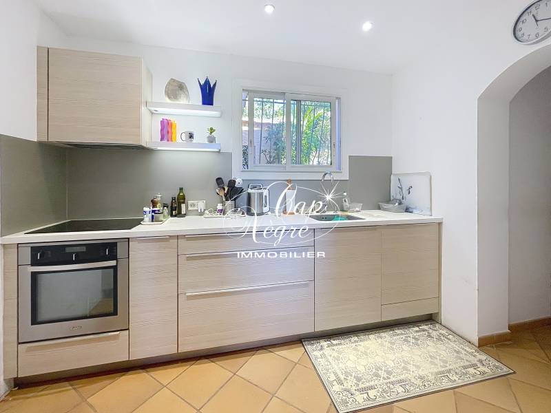 MAISON DE CHARME DANS UN DOMAINE PRISÉ À VENDRE À LA CROIX VALMER