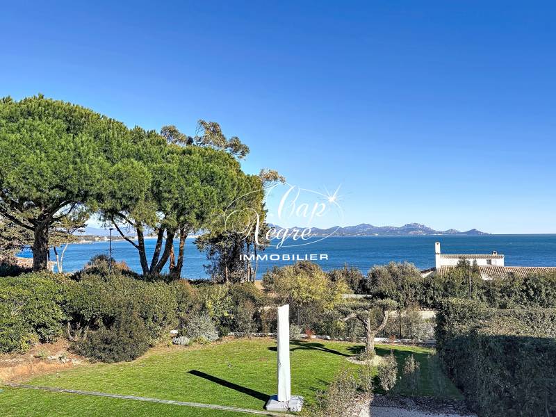 VILLA MODERNE VUE MER FACE AUX PLAGES RÉNOVÉE À NEUF À VENDRE AUX ISSAMBRES