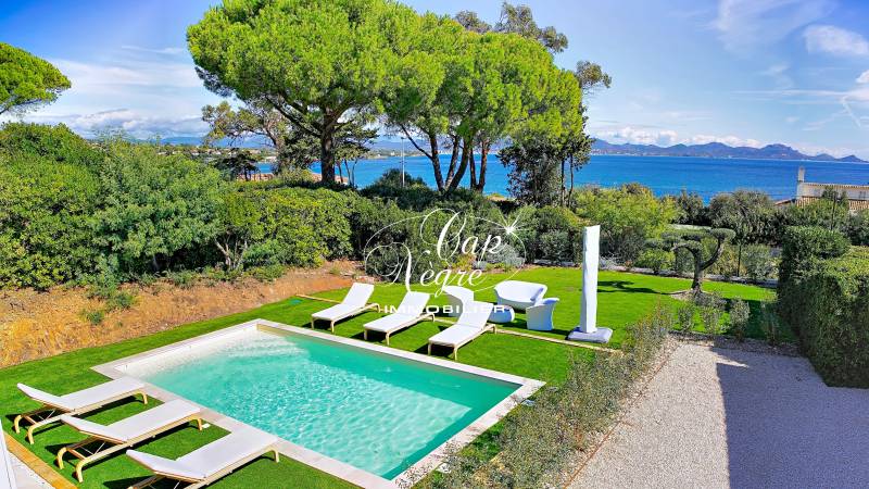 VILLA MODERNE VUE MER FACE AUX PLAGES RÉNOVÉE À NEUF À VENDRE AUX ISSAMBRES