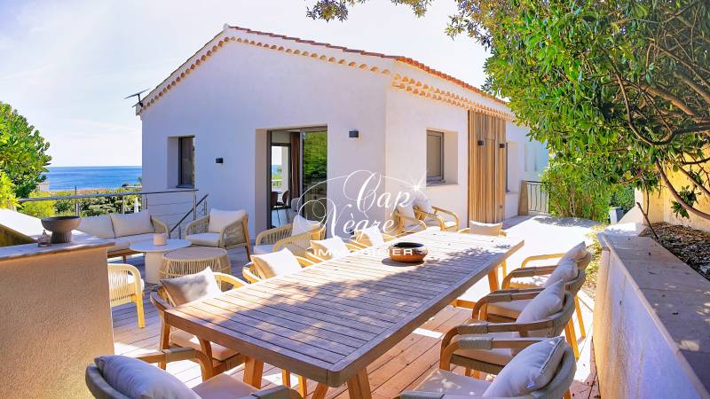 VILLA MODERNE VUE MER FACE AUX PLAGES RÉNOVÉE À NEUF À VENDRE AUX ISSAMBRES