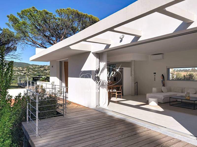 VILLA D'ARCHITECTE CONTEMPORAINE NEUVE VUE SUR LES COLLINES À VENDRE À SAINTE MAXIME - GOLFE DE SAINT TROPEZ