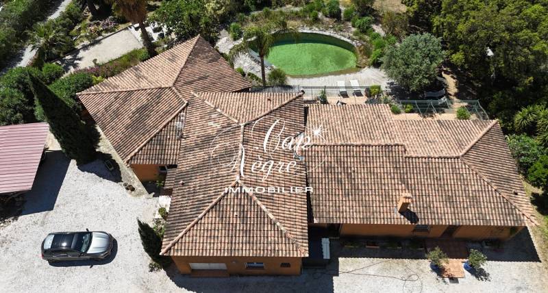 CAVALIÈRE - PROPRIÉTÉ  D'EXCEPTION VUE MER   A VENDRE EN NUE-PROPRIÉTÉ