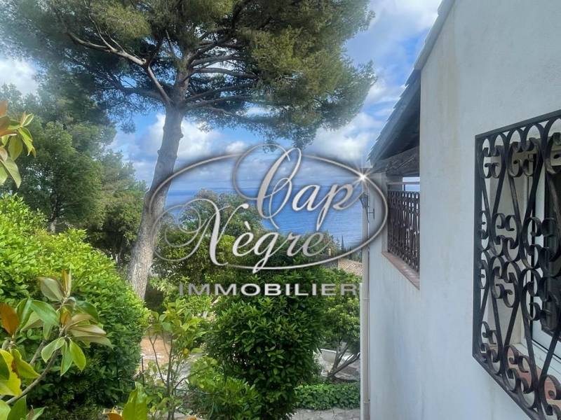 CAP NÈGRE IMMOBILIER - PROPRIETE VUE MER PISCINE AIGUEBELLE